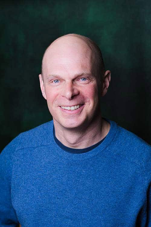 best-linkedin-photos-mechanic-engineer-bald-head-man-relaxed-head-shot-photography-hampstead